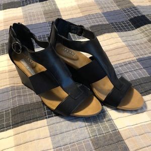 Navy blue wedges